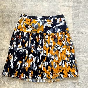 French connection pleated mid length skirt